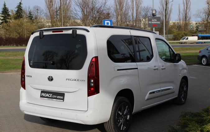 Toyota Proace City Verso cena 159900 przebieg: 5, rok produkcji 2023 z Poznań małe 22